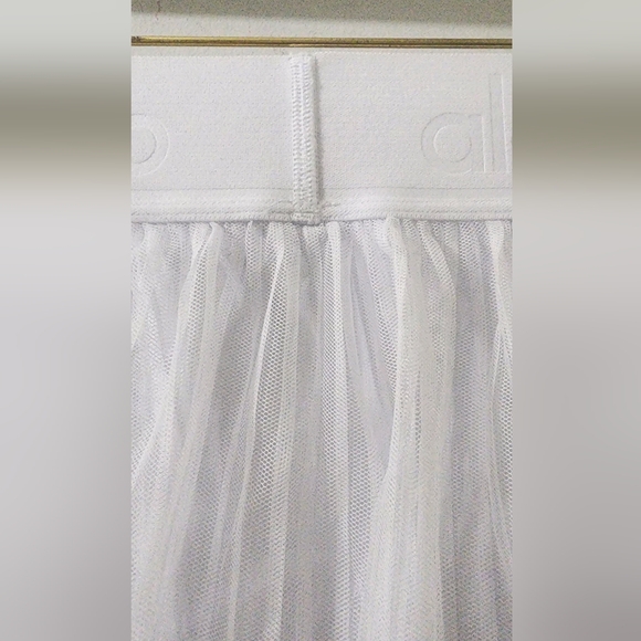 ALO Yoga White Tulle Skirt, Size Extra Small. - Picture 6 of 8